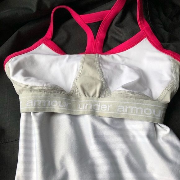 2/15$ Under Armour - Picture 2 of 7